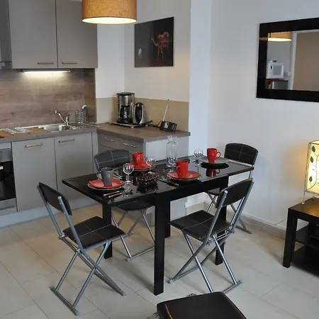 Apartment Proche Du Port Nice